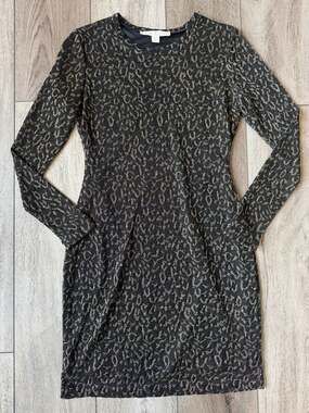 Boston Proper Long Sleeve Dress Size XS Black Gold Animal Print